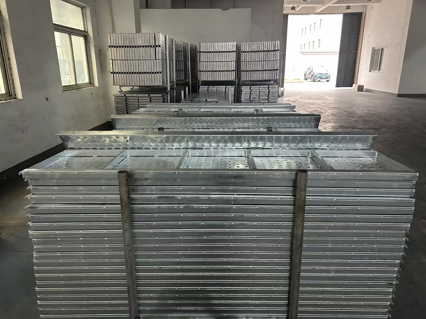 steel scaffolding plank አረብ ብረት አጭበርባሪነት