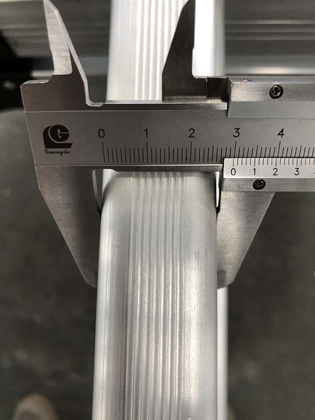 አልሙኒኒየም የ Scoflodlodlod Lodinum Skuminum 