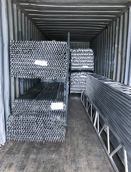 ቀሚስ ቀዳዳዎች ቀዳዳዎች