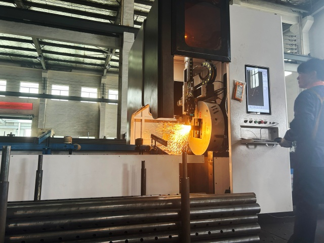 ስካፎልዲንግ ፕሮፕ መቁረጥ