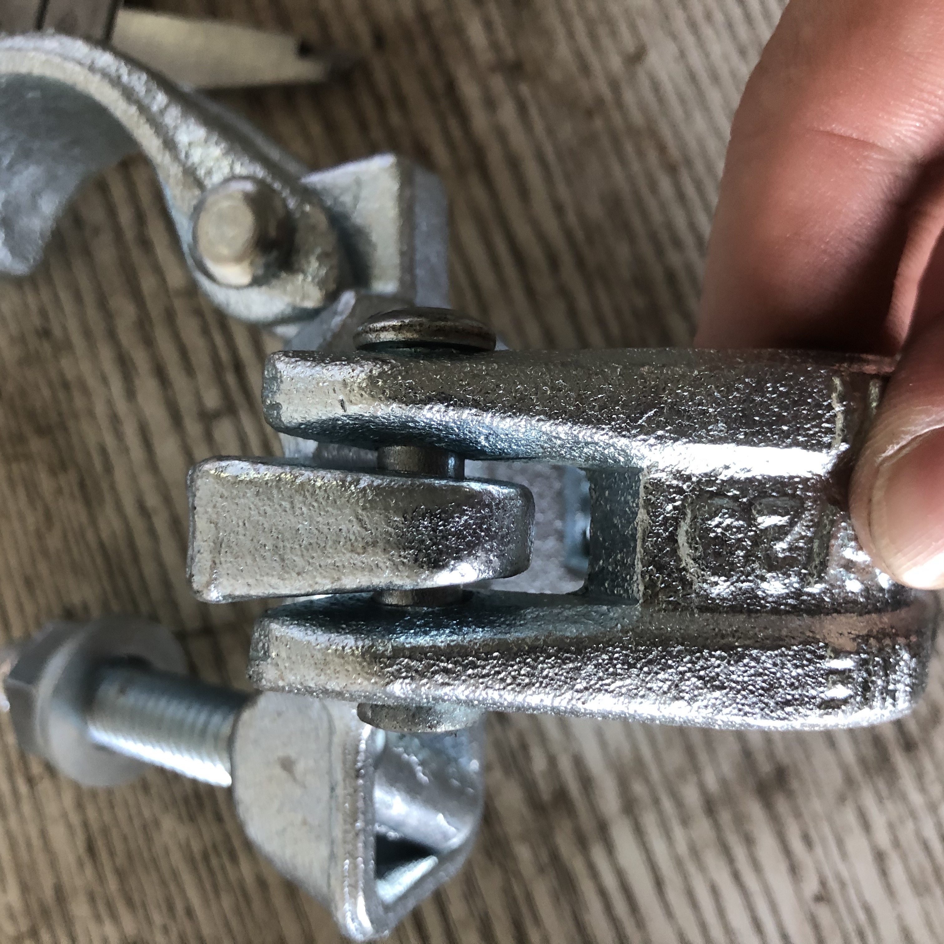 የተቆራረጠ ድርለት መከለያ