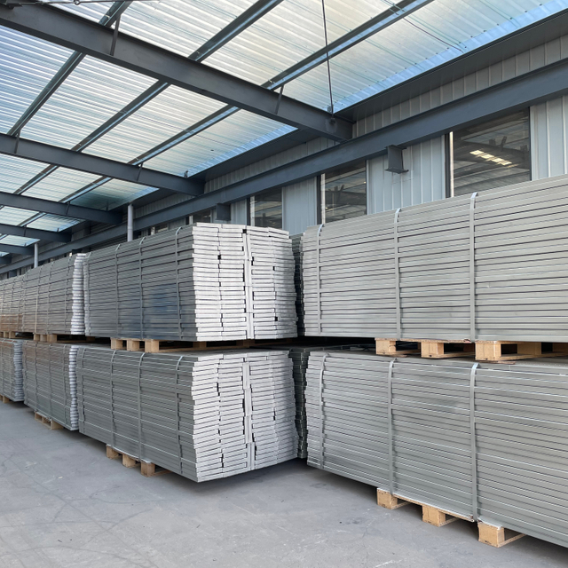 የተዘጋ ስካቲስቲክ ቀለም ያለው