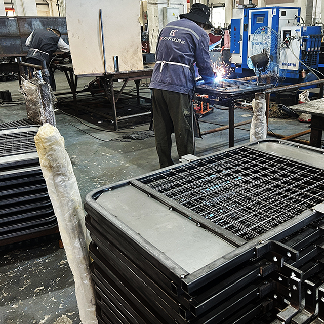 የሚቀለበስ መሰላል መዳረሻ በር ማምረቻ ምስሎች 