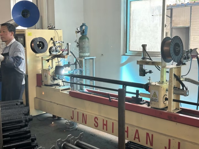 የሚስተካክሉ የመጫኛ ዝርያዎች