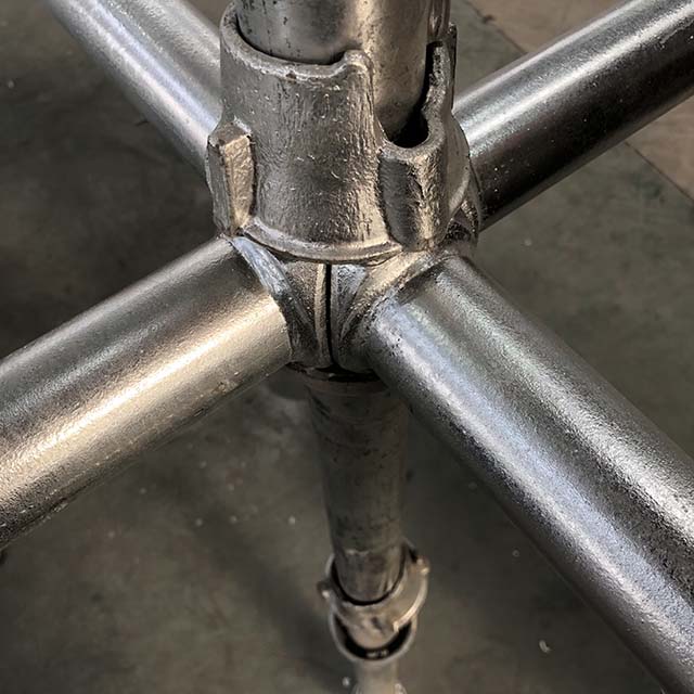 ማቆሚያ ስካንፍፊልድ ስርዓት አግድም