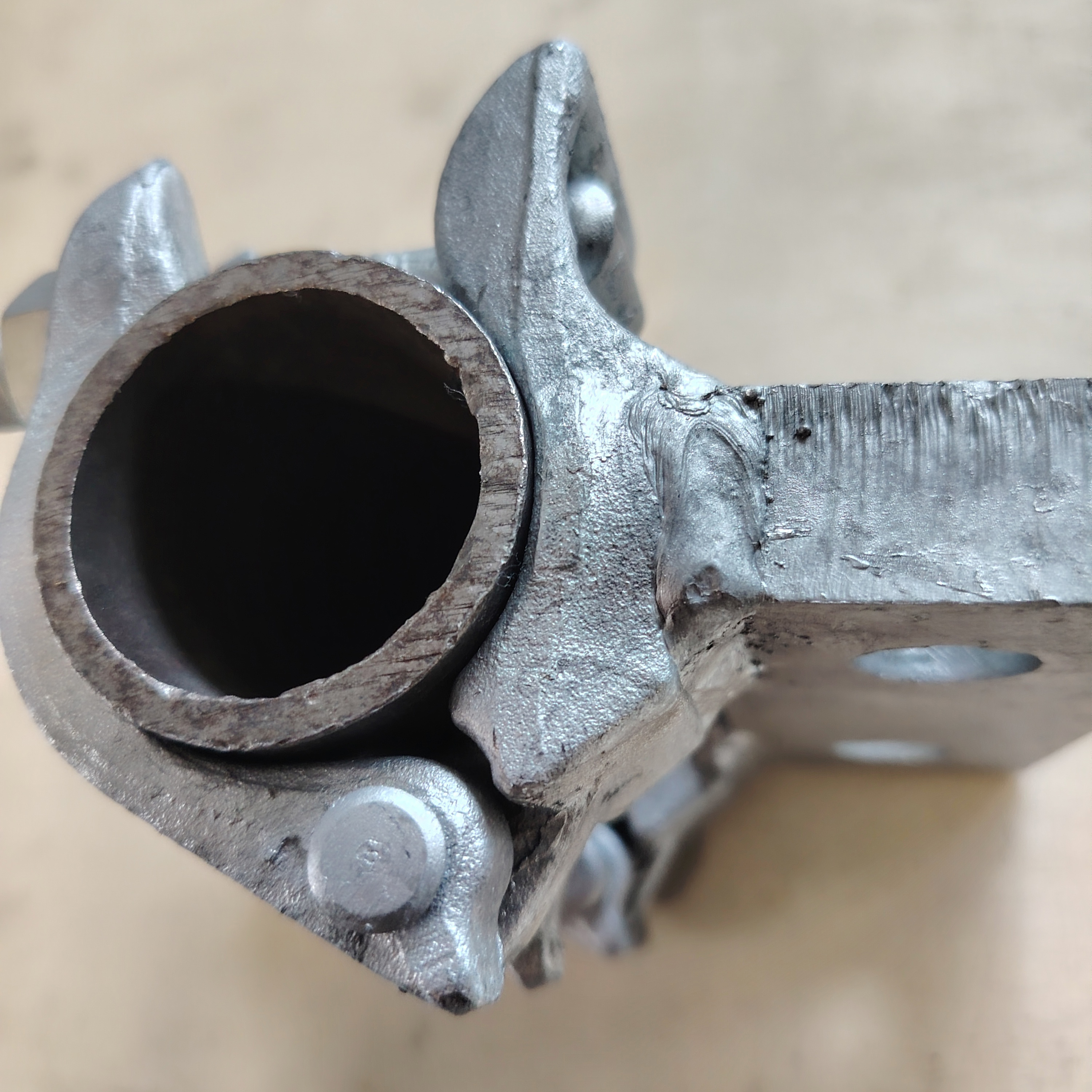 Bespoke Base ልዩ ቅርጽ ያለው ስካፎልዲንግ ክላምፕ