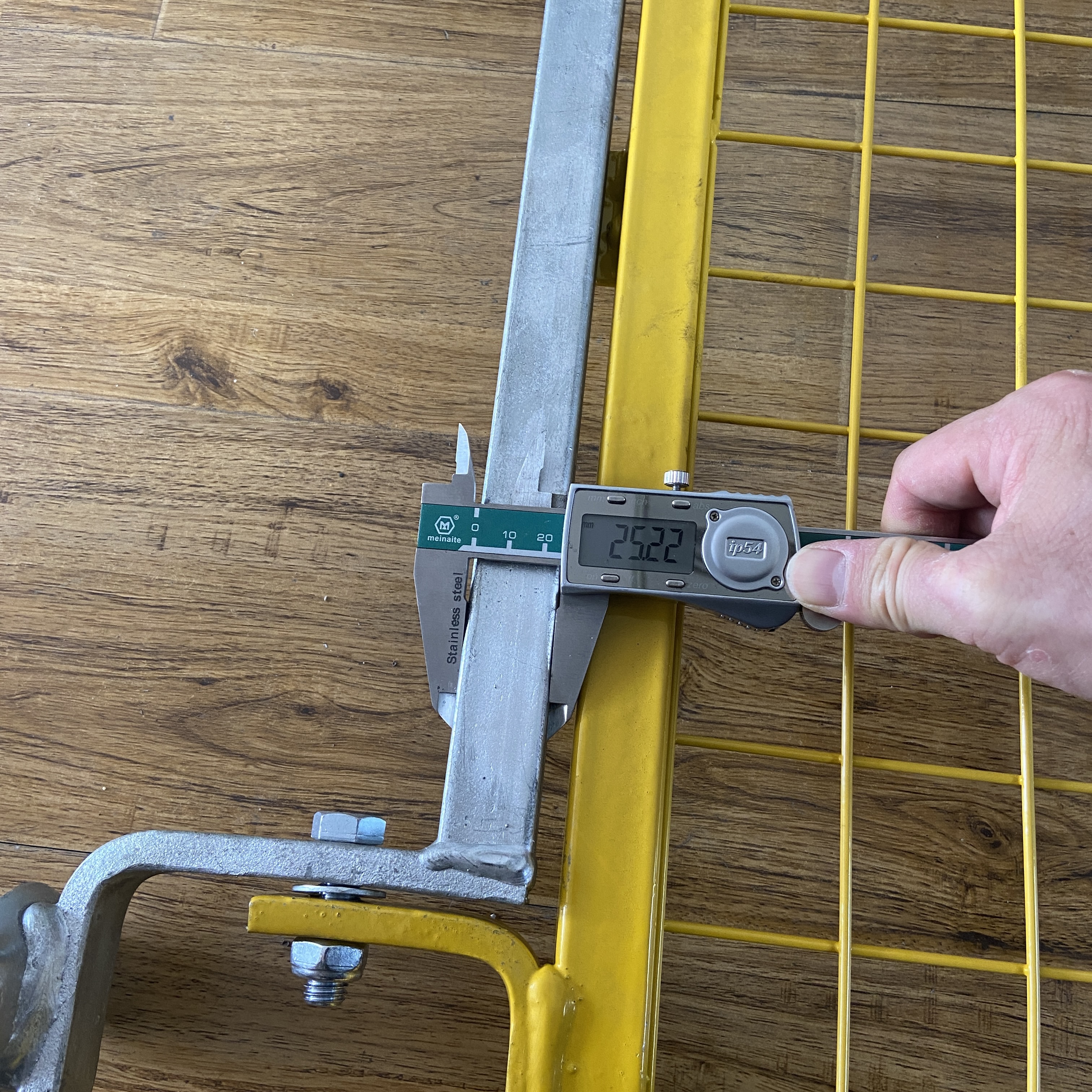 መሰላል መዳረሻ በር ሙከራ 