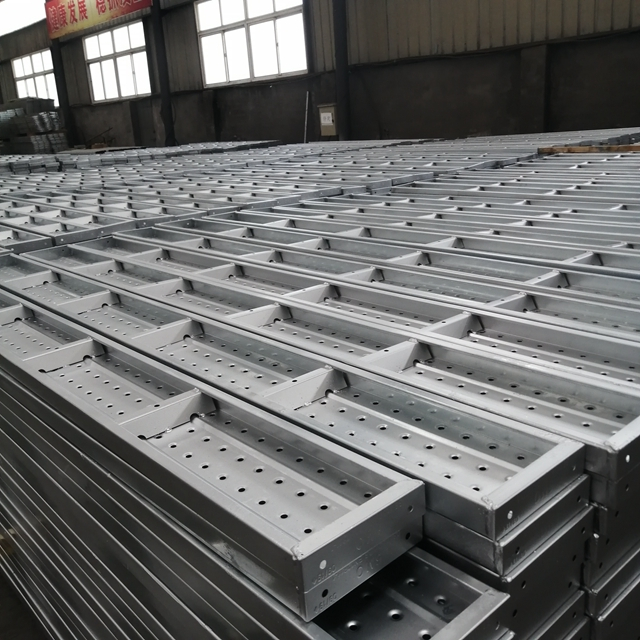 Galvanized Trapezoid ድጋፍ ስካፎልዲንግ የእግር ጉዞ ቦርዶች ለግንባታ