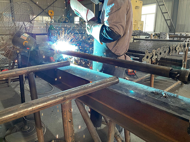 የሚስተካክሉ የመጫኛ ዝርያዎች