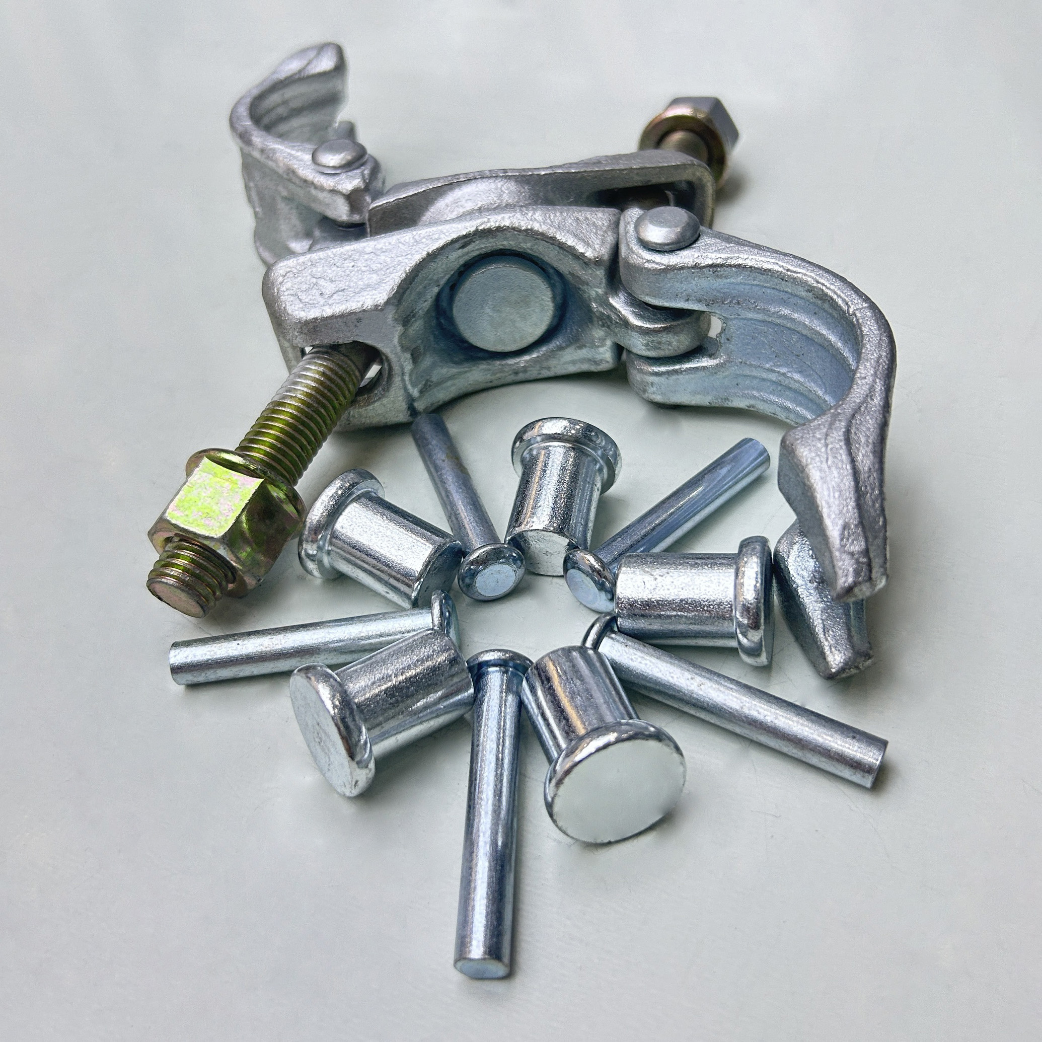 የጀርመን ስካፎልዲንግ ጥንዶች Rivet