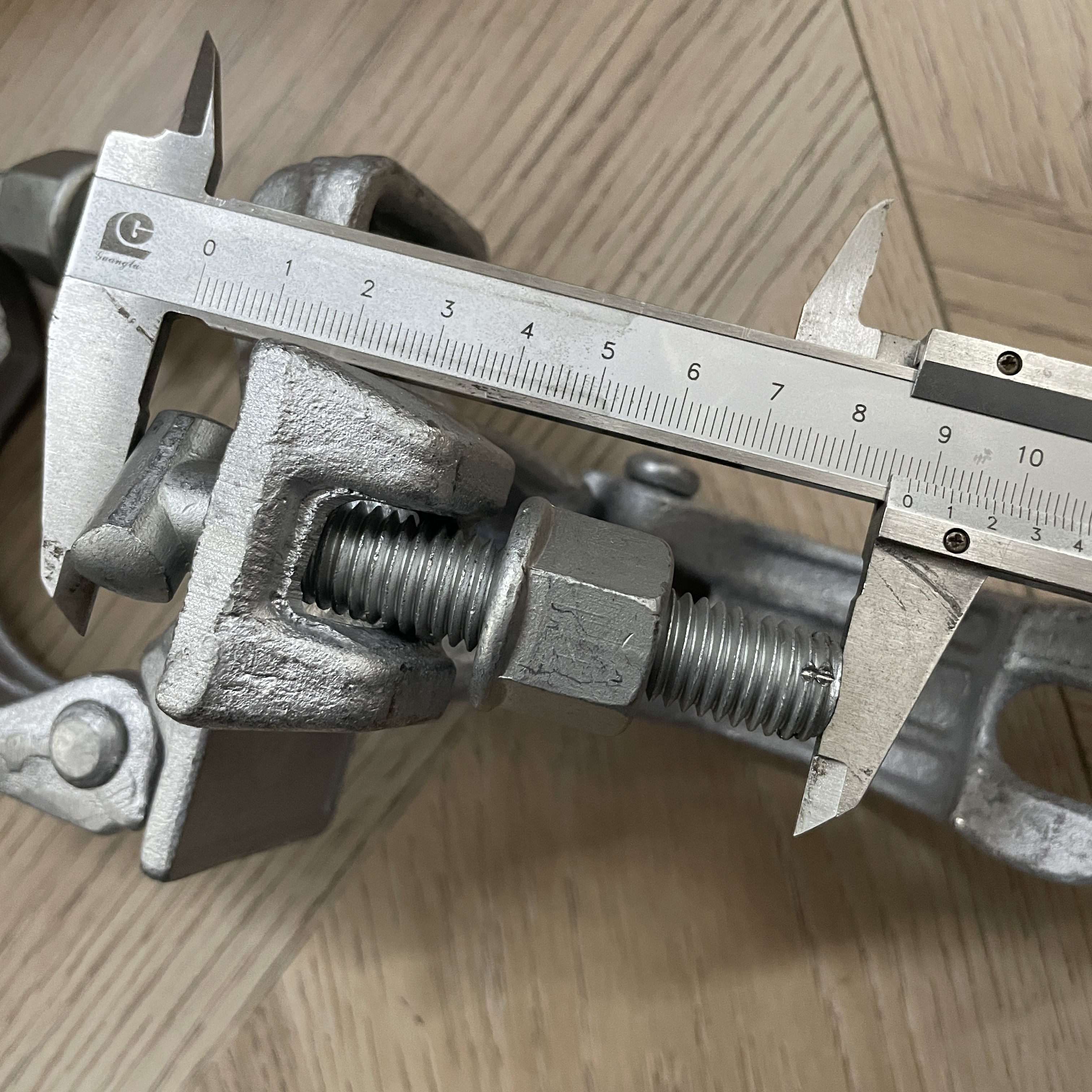 ልዩ ቅርጽ ያለው የጭረት ማስቀመጫ (ስካፎልዲንግ) መቆንጠጫ 