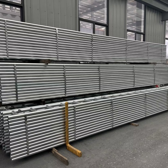 ስካፎልዲንግ ብረት መሰላል ምሰሶ