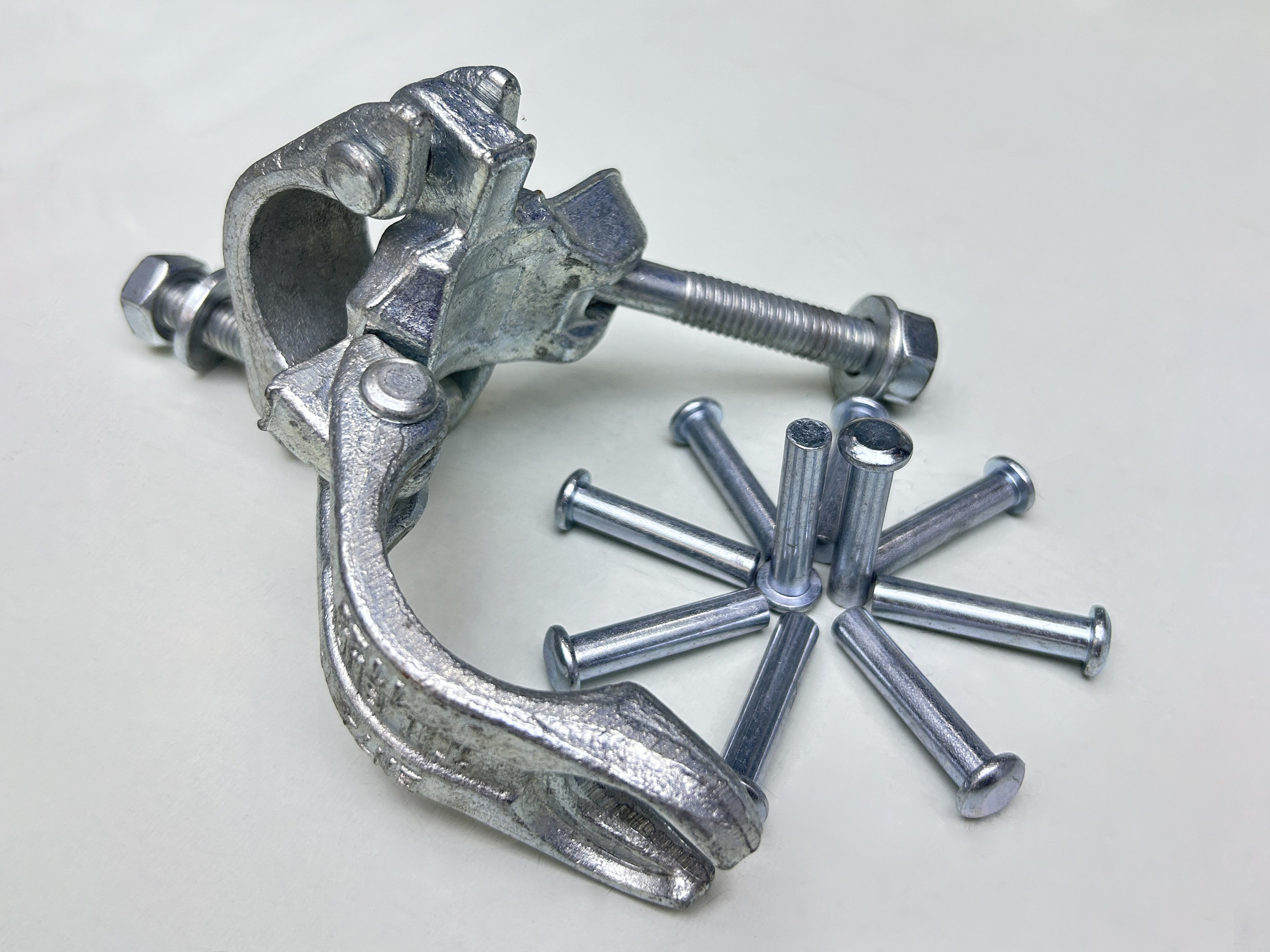 ድርብ ማጣመሪያ መሠረት rivet