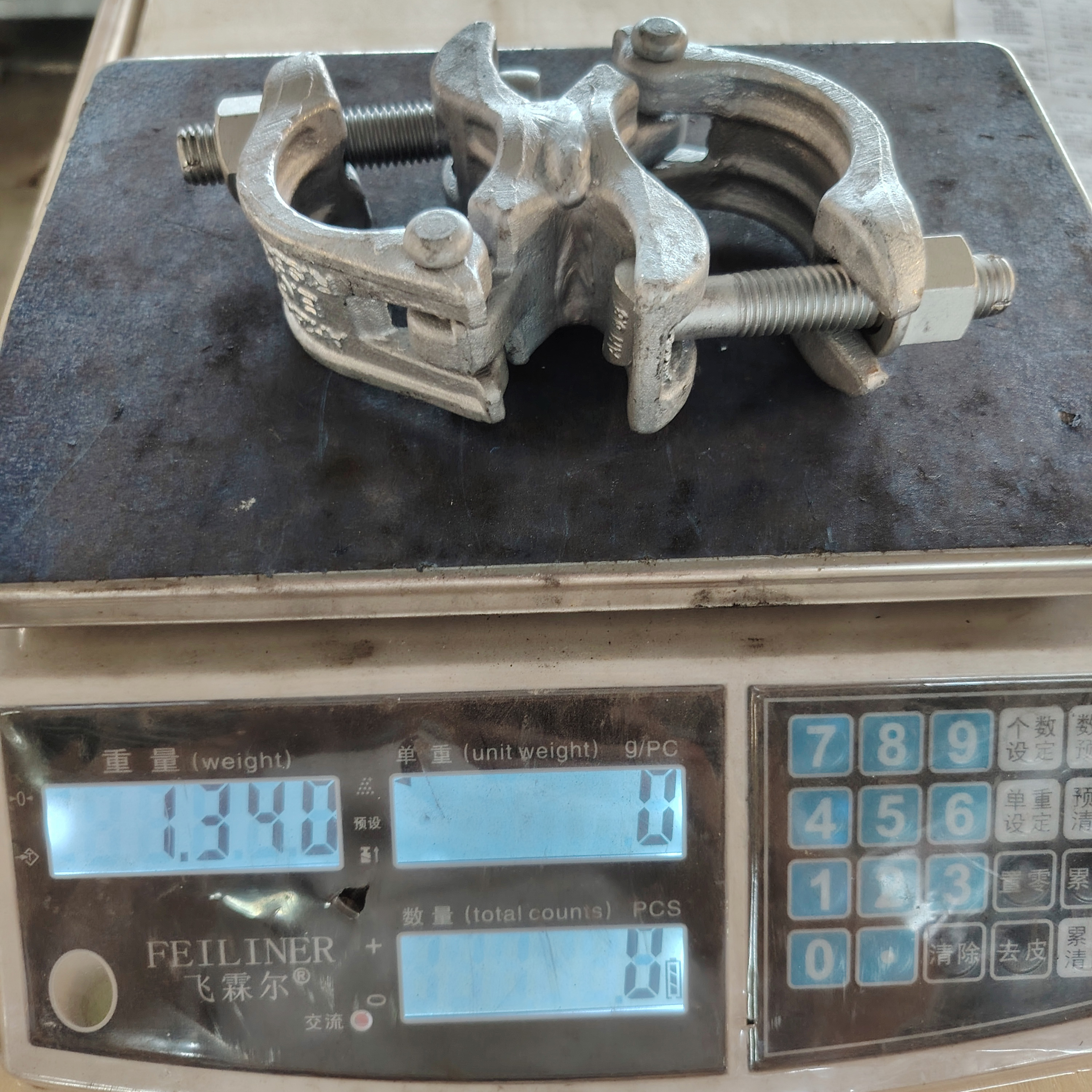 የርቀት መጋጠሚያ - 74 ሚሜ ልዩ ቅርጽ ያለው ስካፎልዲንግ ክላምፕ