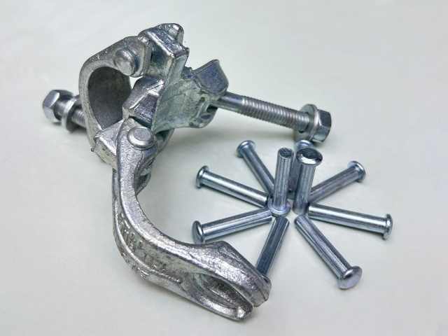 ድርብ ማጣመሪያ መሠረት rivet