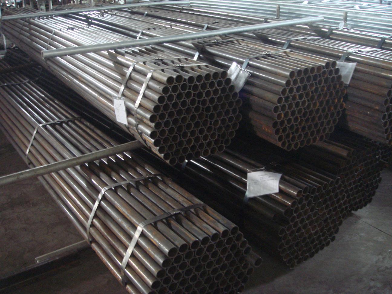 ጥቁር ቀሚስፊንግ ፓፒ