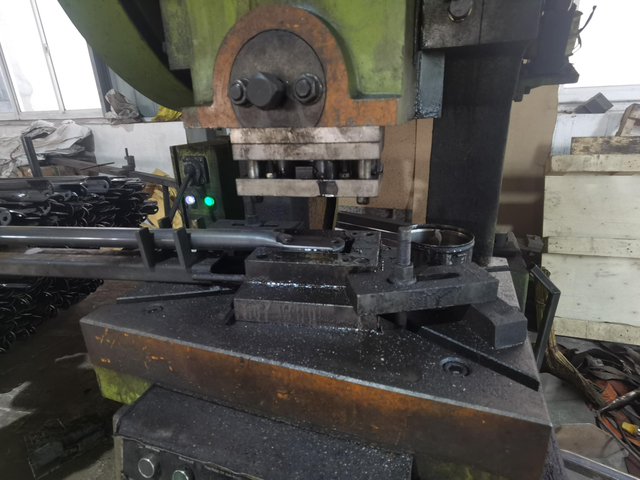 የደወል ደወል የስድጓድ ሰድል