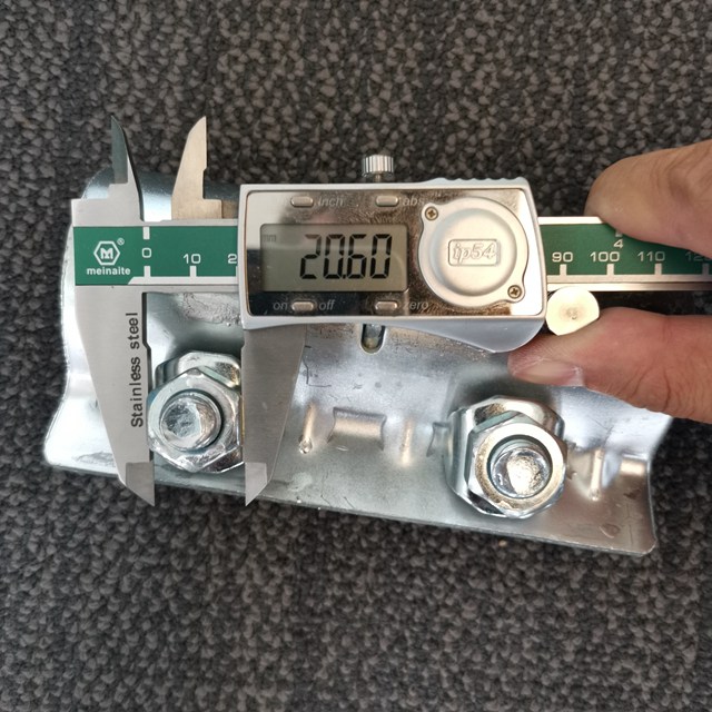 የተጫነ levere Counger 08