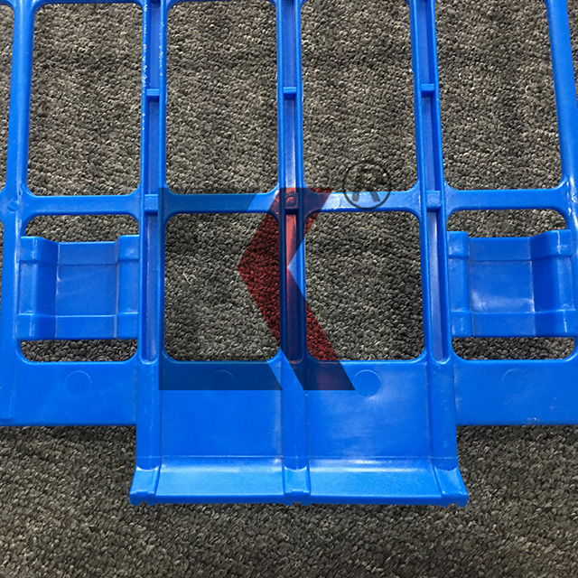 የፀደይ ስድል ቀለም ያለው በር ስፕሪንግ 