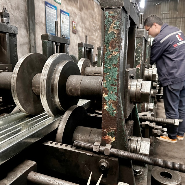 የተዘጋ ብረት ፕላንክ