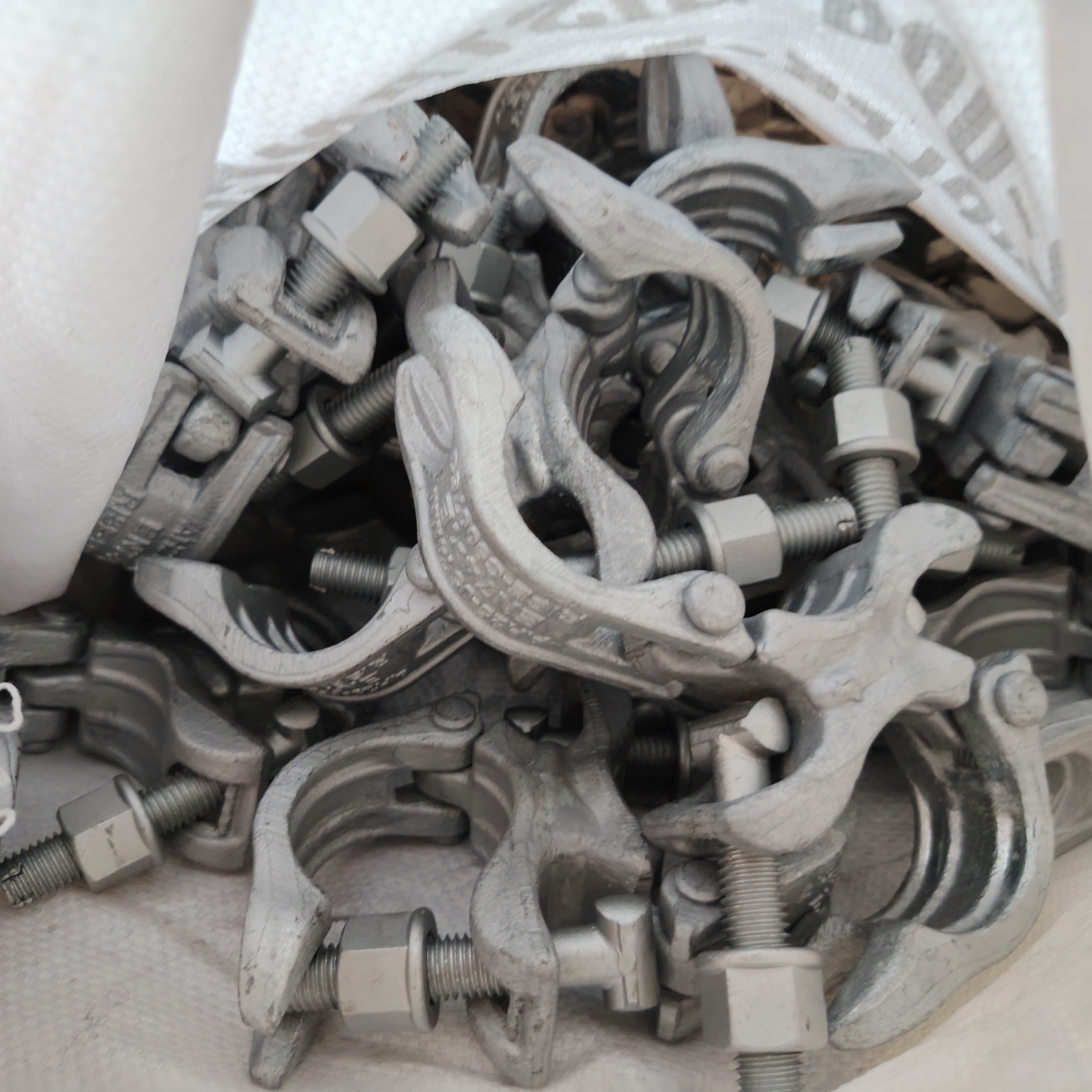 የርቀት መጋጠሚያ - 74 ሚሜ ልዩ ቅርጽ ያለው ስካፎልዲንግ ክላምፕ