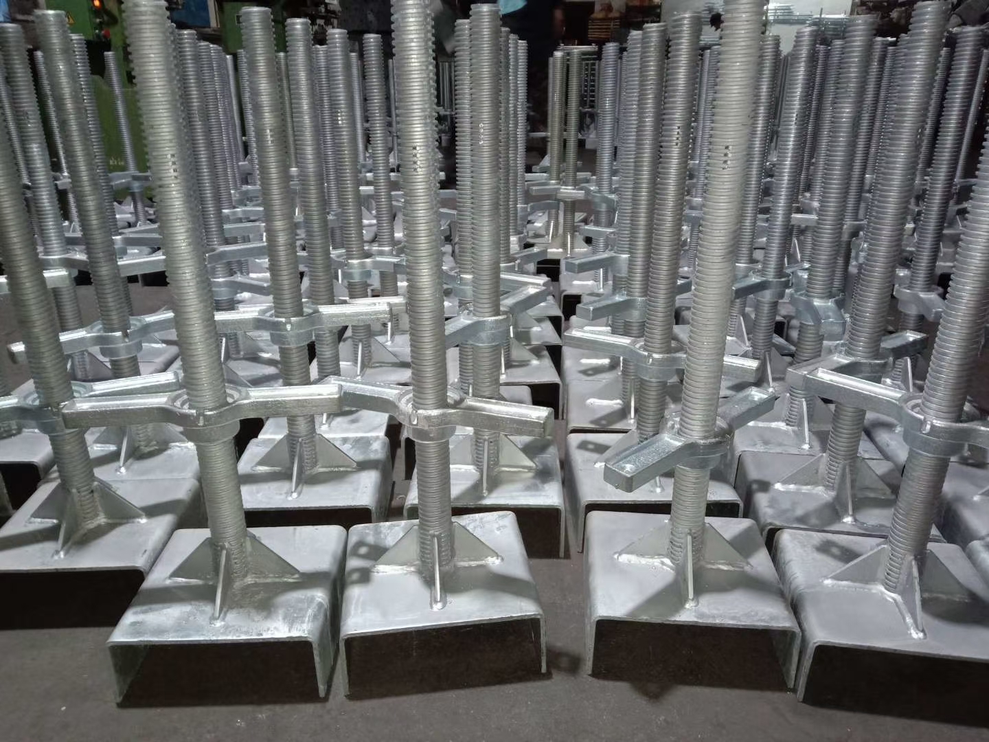 የ Scafflodlod የመሬት ላይ ጃክ
