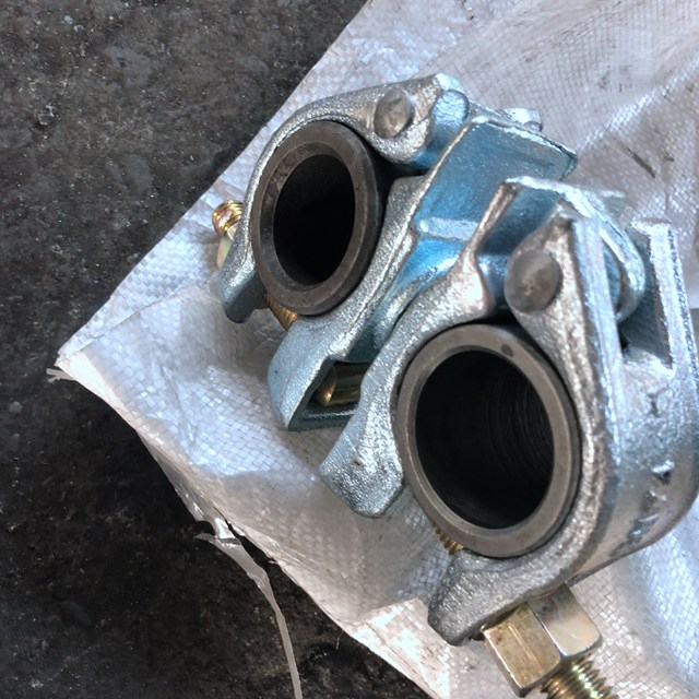 የተቆራረጠ የጀርመን ቀሚስ የጀርመን ስዊቭሊንግ ሩድ