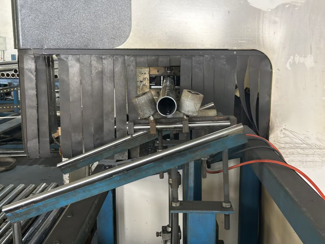 acroqure Props መቆራረጥ