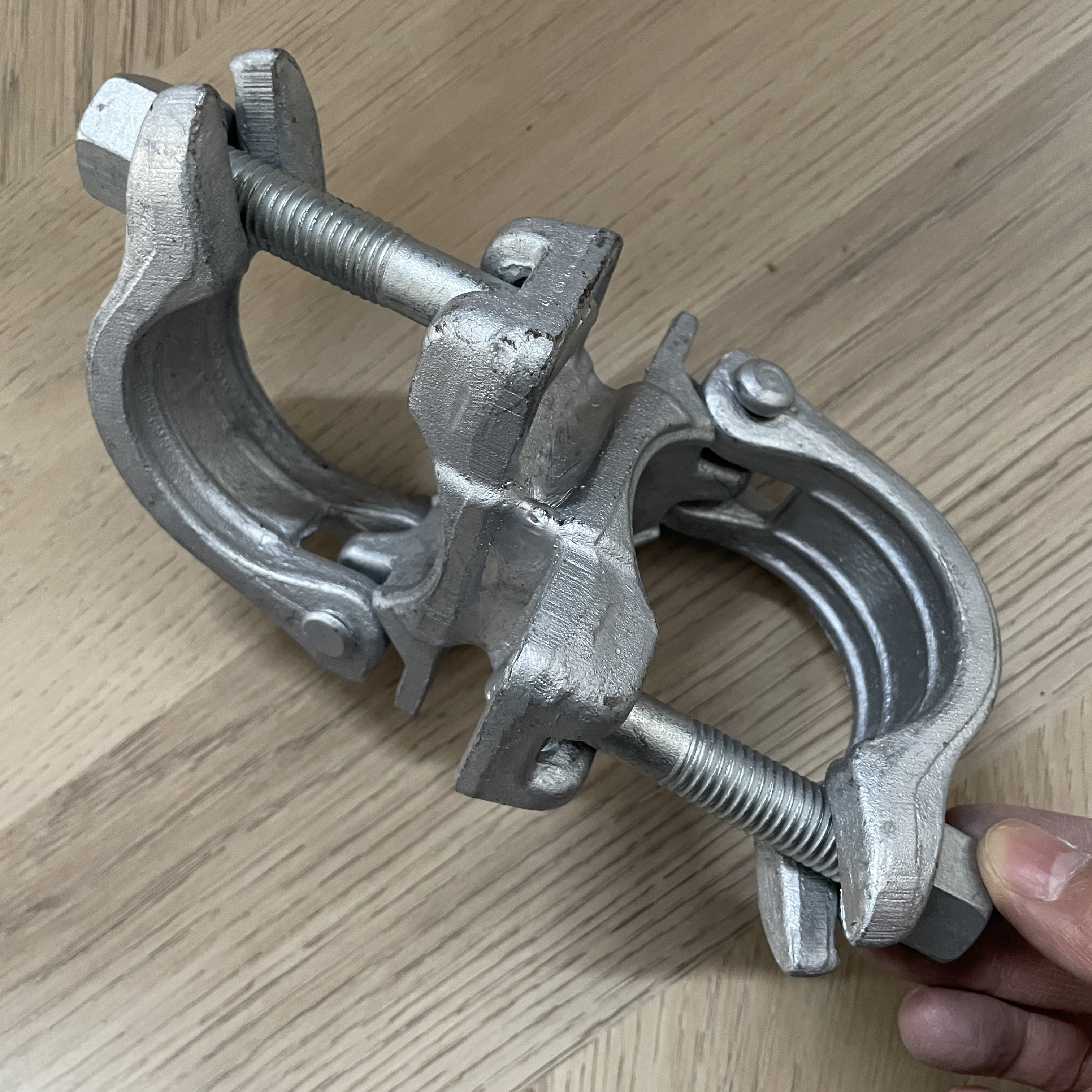 ድርብ ጥንድ 60 X 60 ልዩ ቅርጽ ያለው ስካፎልዲንግ ክላምፕ