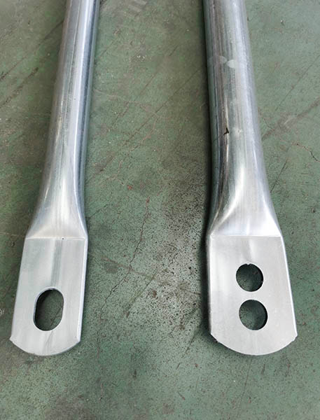 ቀሚስ ቀዳዳዎች ቀዳዳዎች