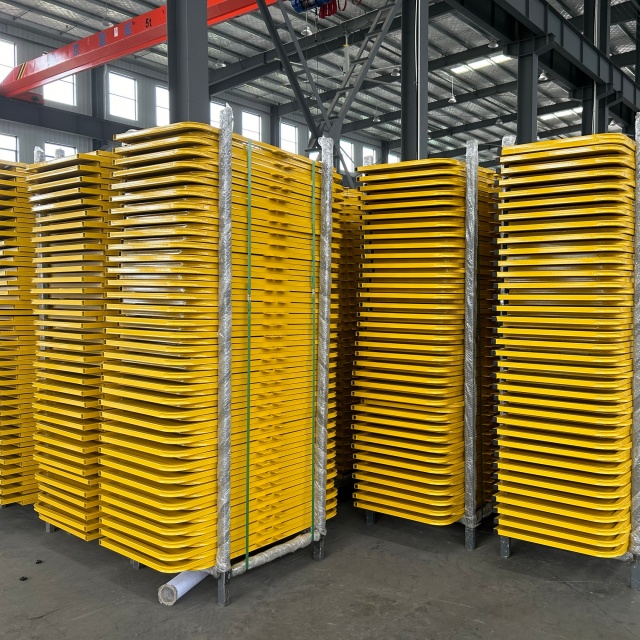 ሊቀለበስ የሚችል መሰላል መግቢያ በር