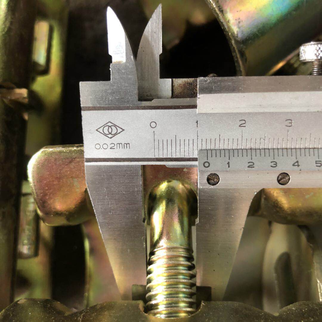 የተጫነ አንድ ጁንት ቼድለር