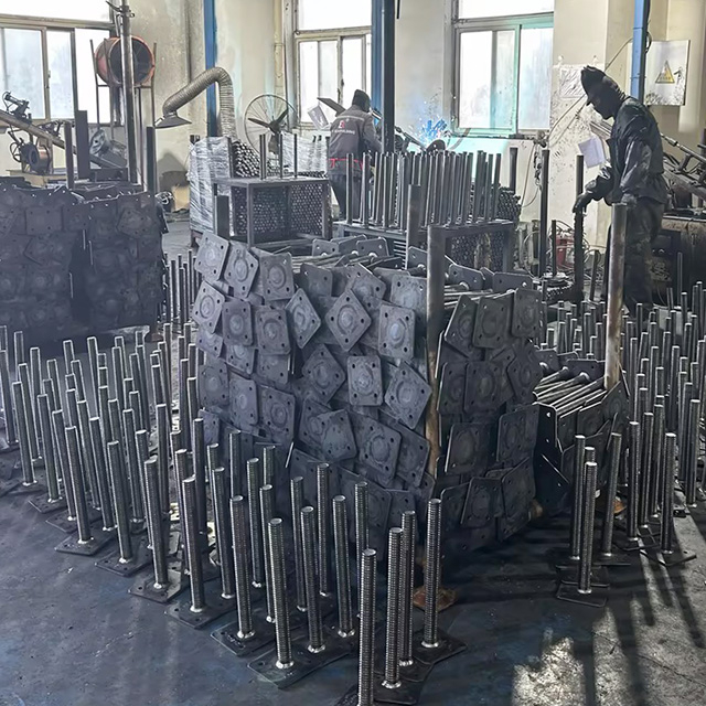 ጠንካራ የሚለጠፍ ቤዝ ጃክ