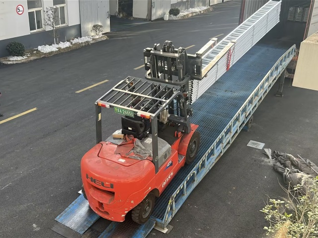 የአረብ ብረት መሰላል ምሰሶ 