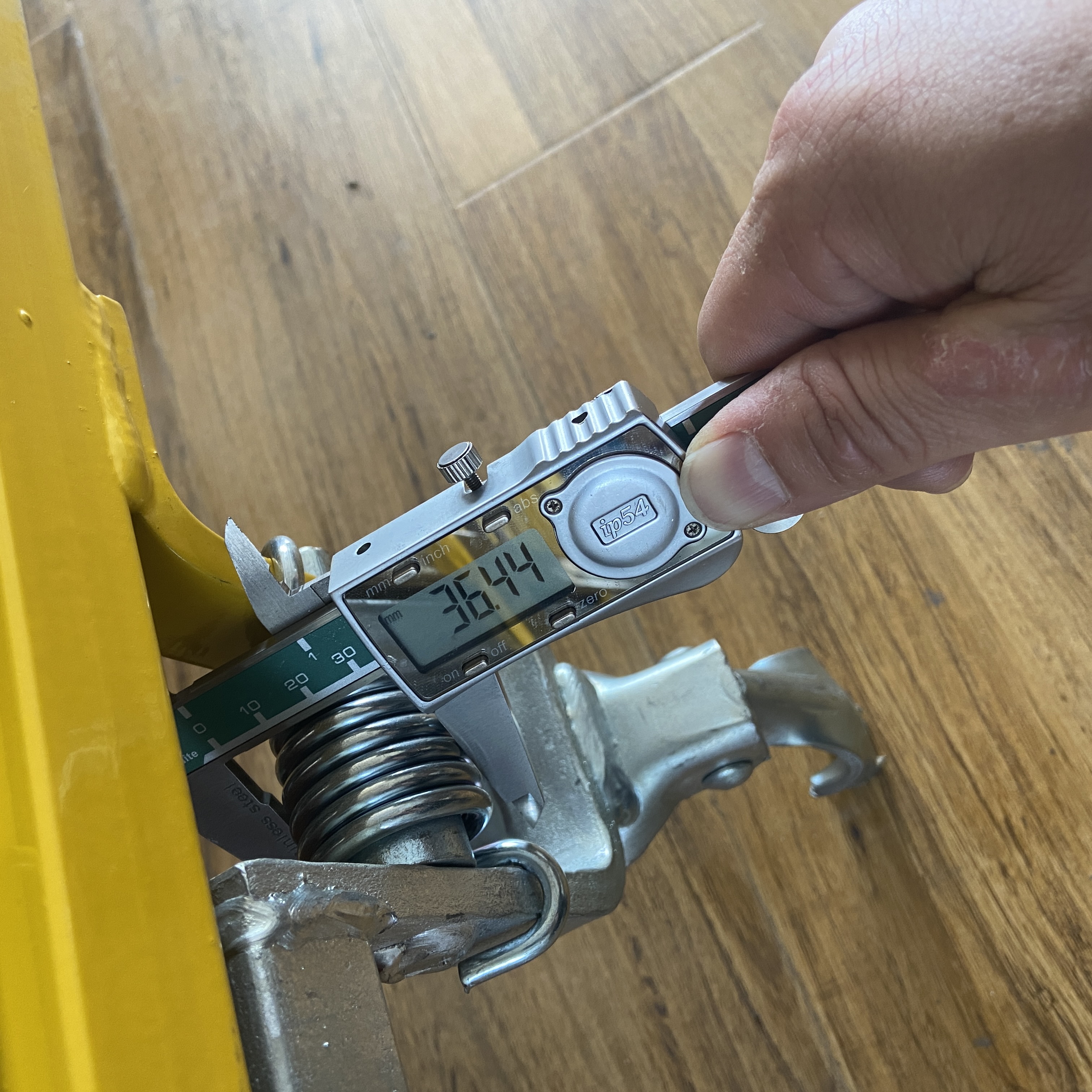 መሰላል መዳረሻ በር ሙከራ 