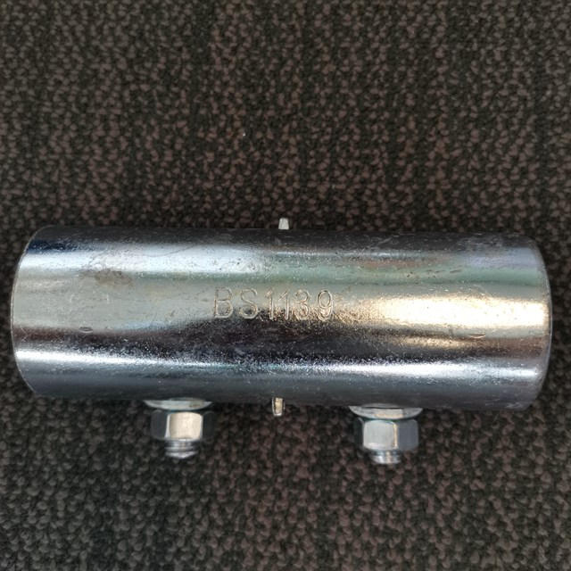 የተጫነ አንድ ጁንት ቼድለር